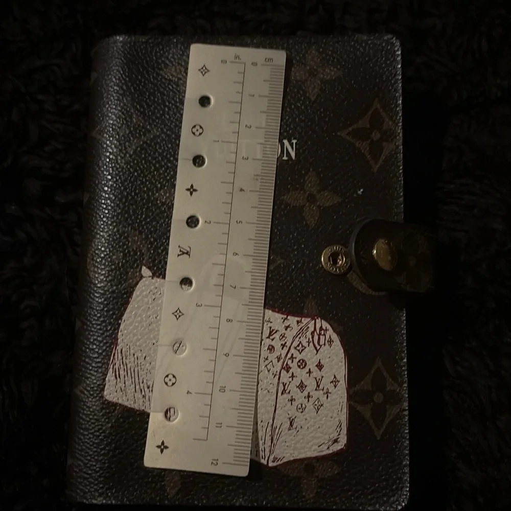 📏 Louis Vuitton Ruler – 5” PM Monogram Edition - Picture 4 of 5